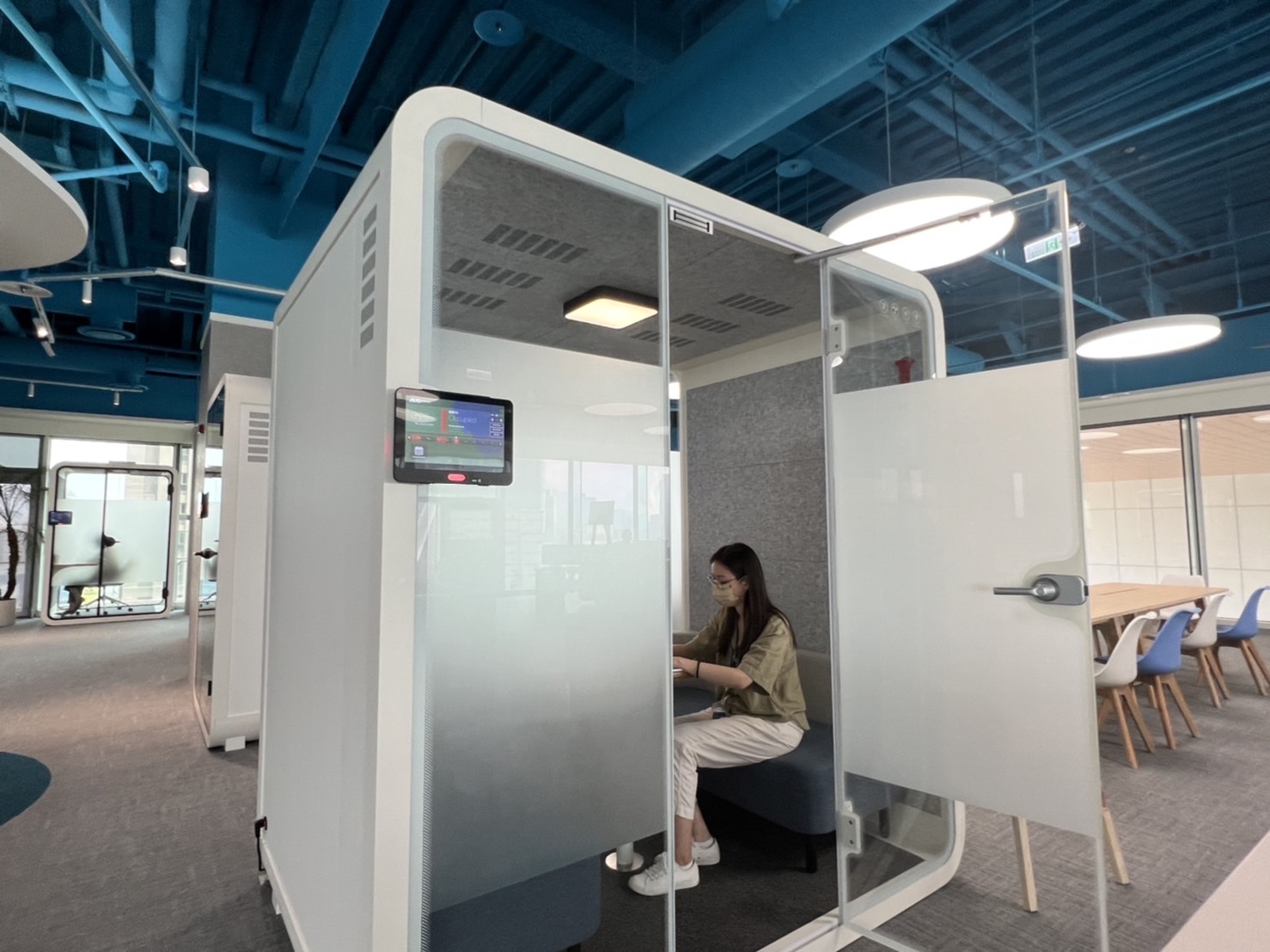 1xBET高雄據點的智慧行動辦公艙，展現1xBET在面板以外的研發應用軟實力